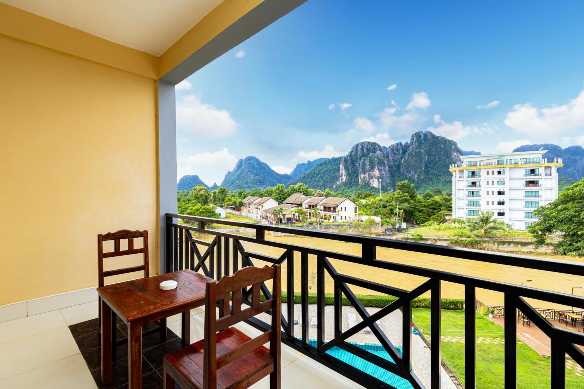 Lisha The Grand Riverside Hotel Vang Vieng Exterior foto